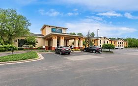 Clarion Inn & Suites Northwest Indianapolis In